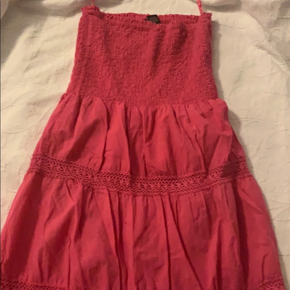 Strapless pink dress size small but is stretchy